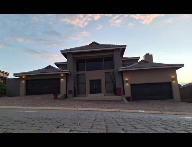 5 BEDROOM HOUSE FOR SALE IN PROTEA RIDGE
